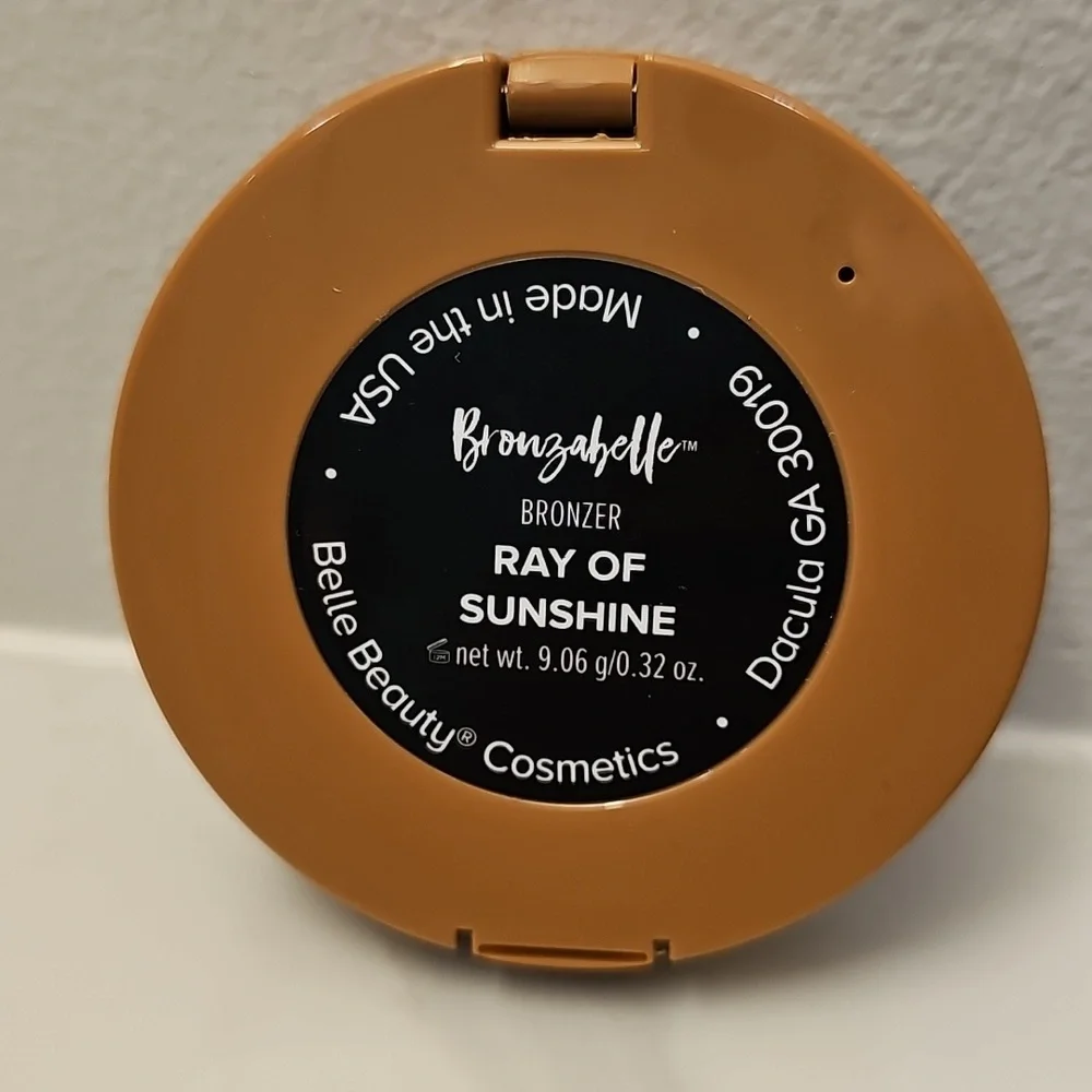 Belle Beauty Bronzabelle Bronzer Highlighter In 'Ray Of Sunshine'. New & Unused.